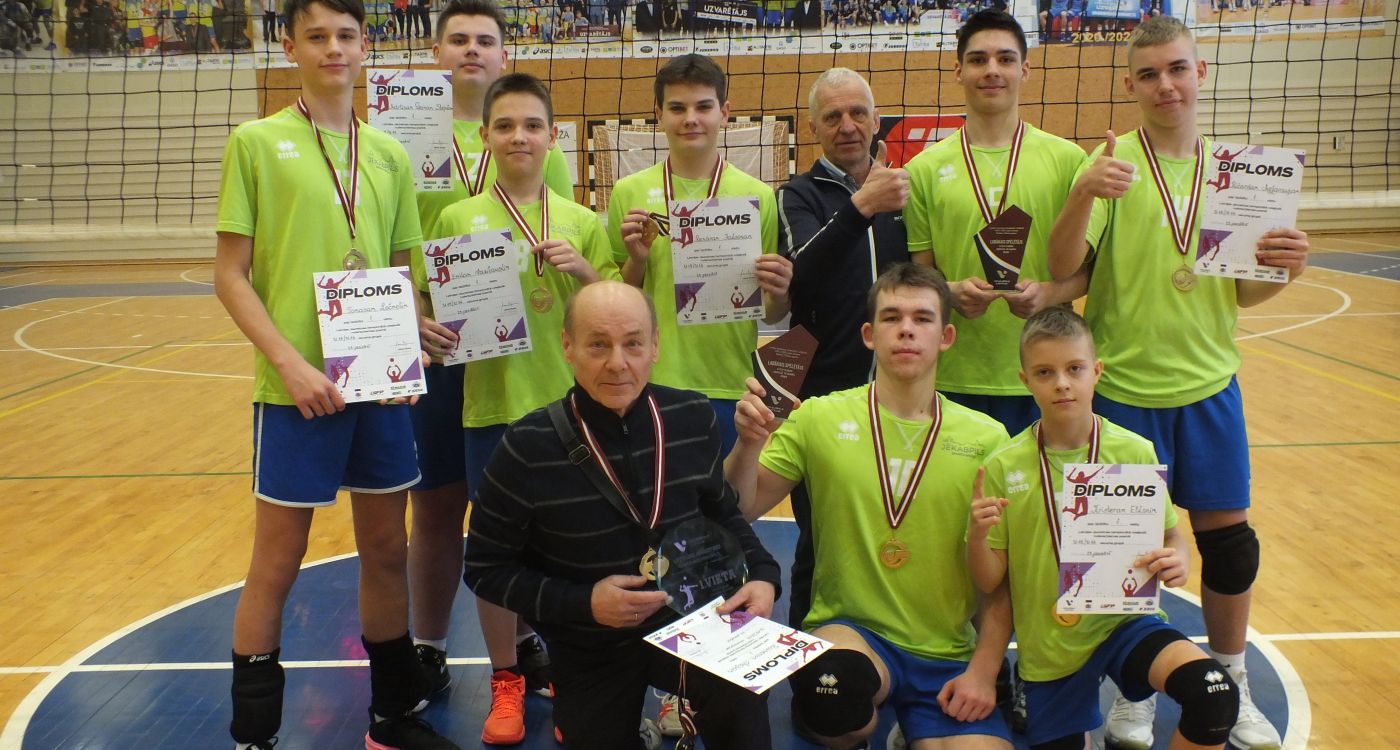 Volejbolisti iegūst čempionu titulu