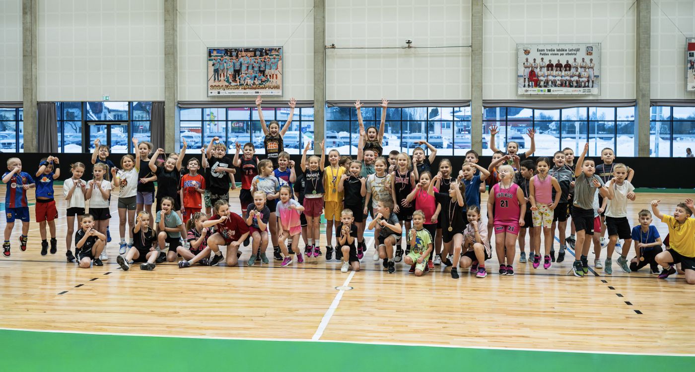 Basketbola jampadracī viesojas jaunie basketbolisti no Bauskas