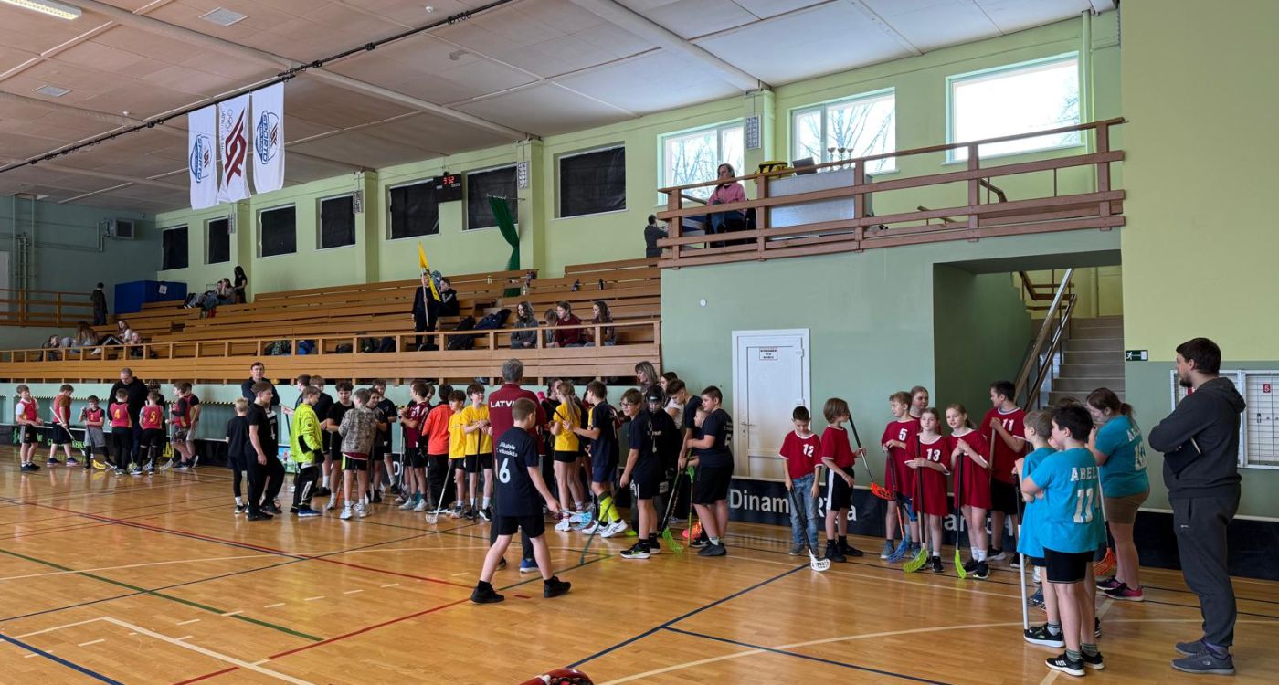 Aizvadītas florbola sacensības starp skolām