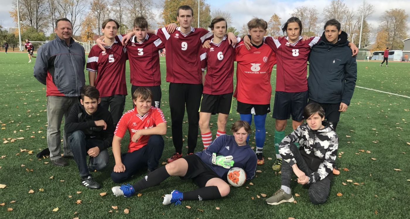 Skolu sports startē ar futbolu