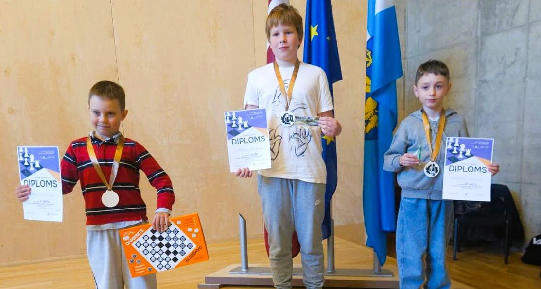 Šaha galdiņi dažādi, bet mērķis viens – kļūt arvien labākiem!