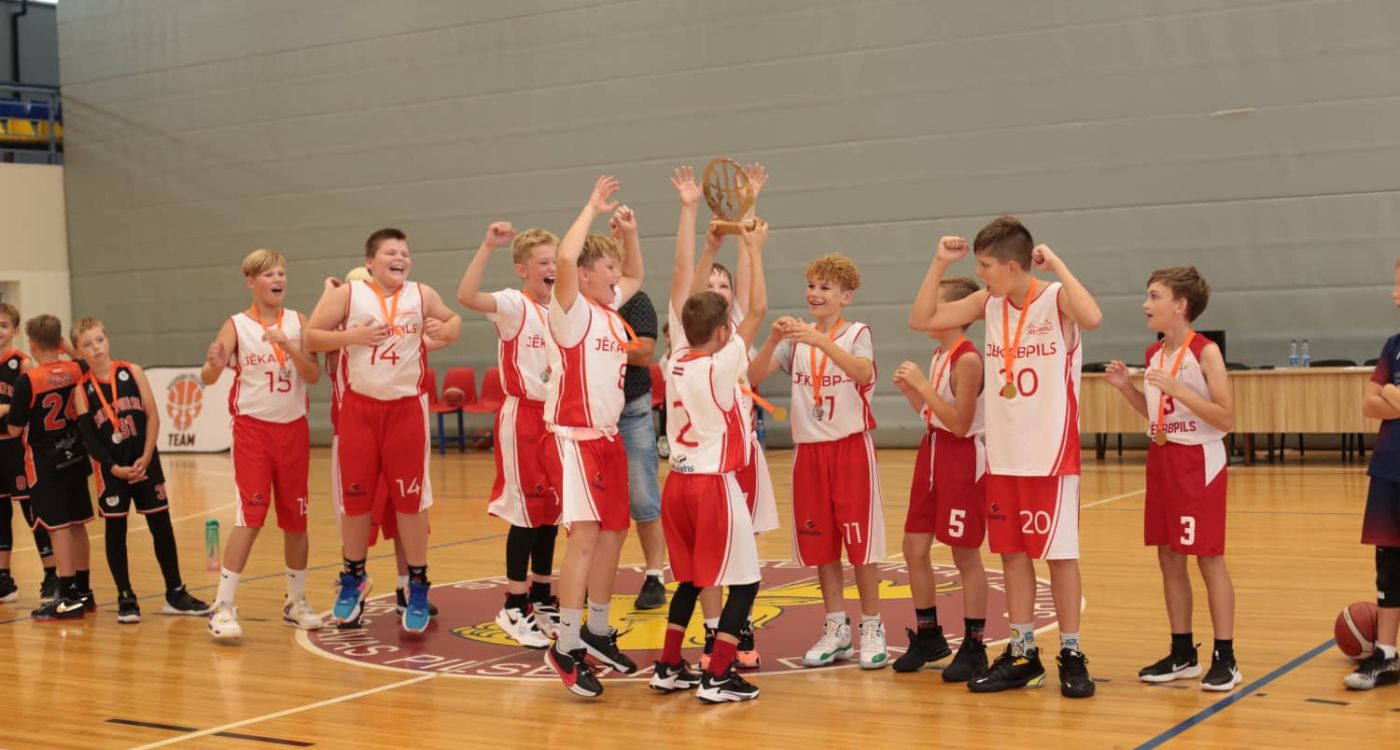 Mūsu U12 komanda Jelgavā plūc uzvarētāju laurus