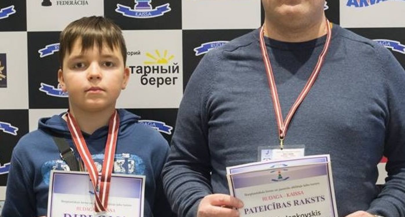 Renārs Petrovs iekļūst Latvijas vīriešu čempionāta pusfinālā