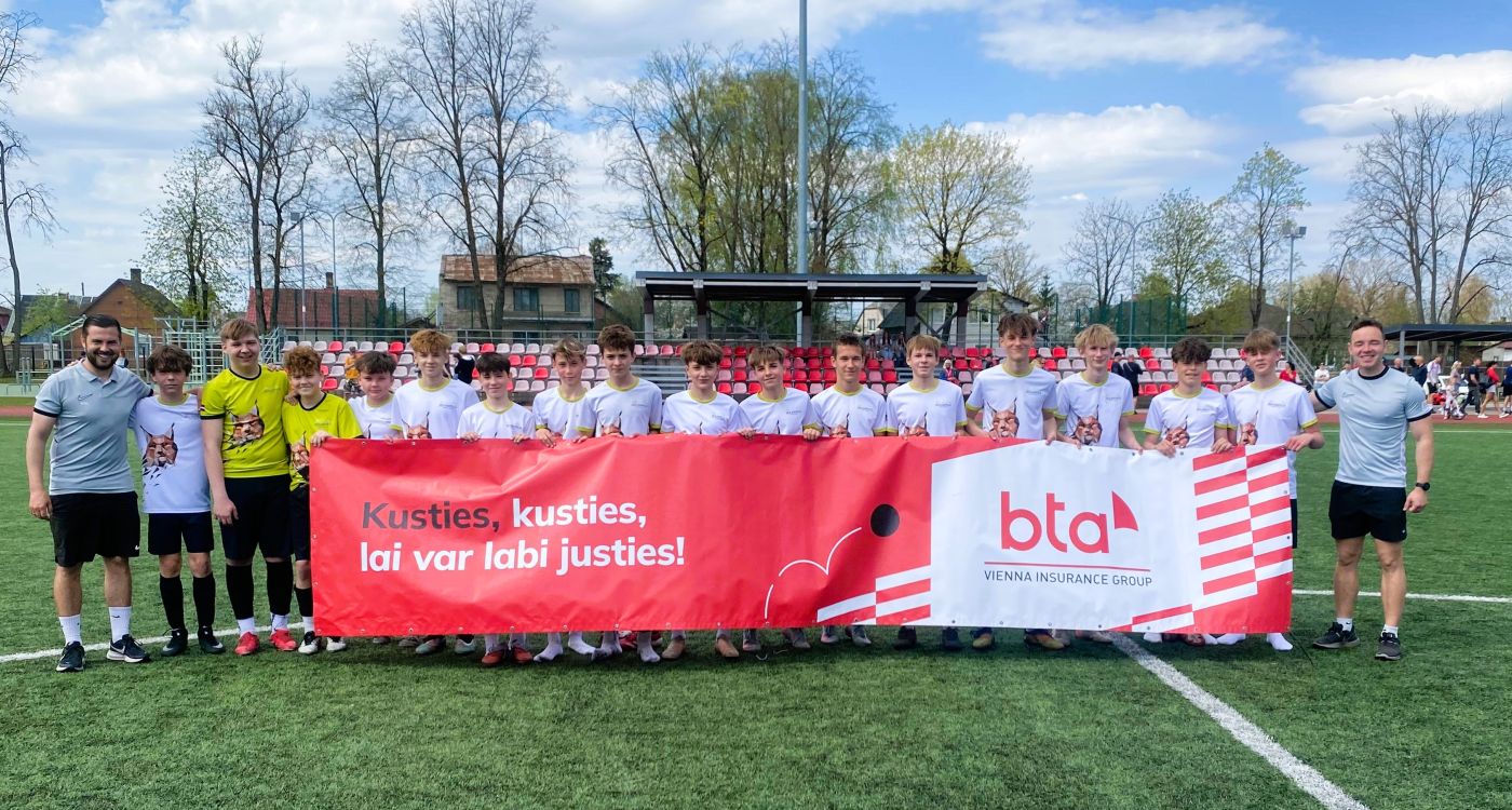 Futbolisti aizvada lieliskas jaunatnes čempionāta spēles