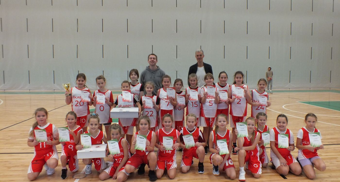 Pirmās sacensības meiteņu basketbolā