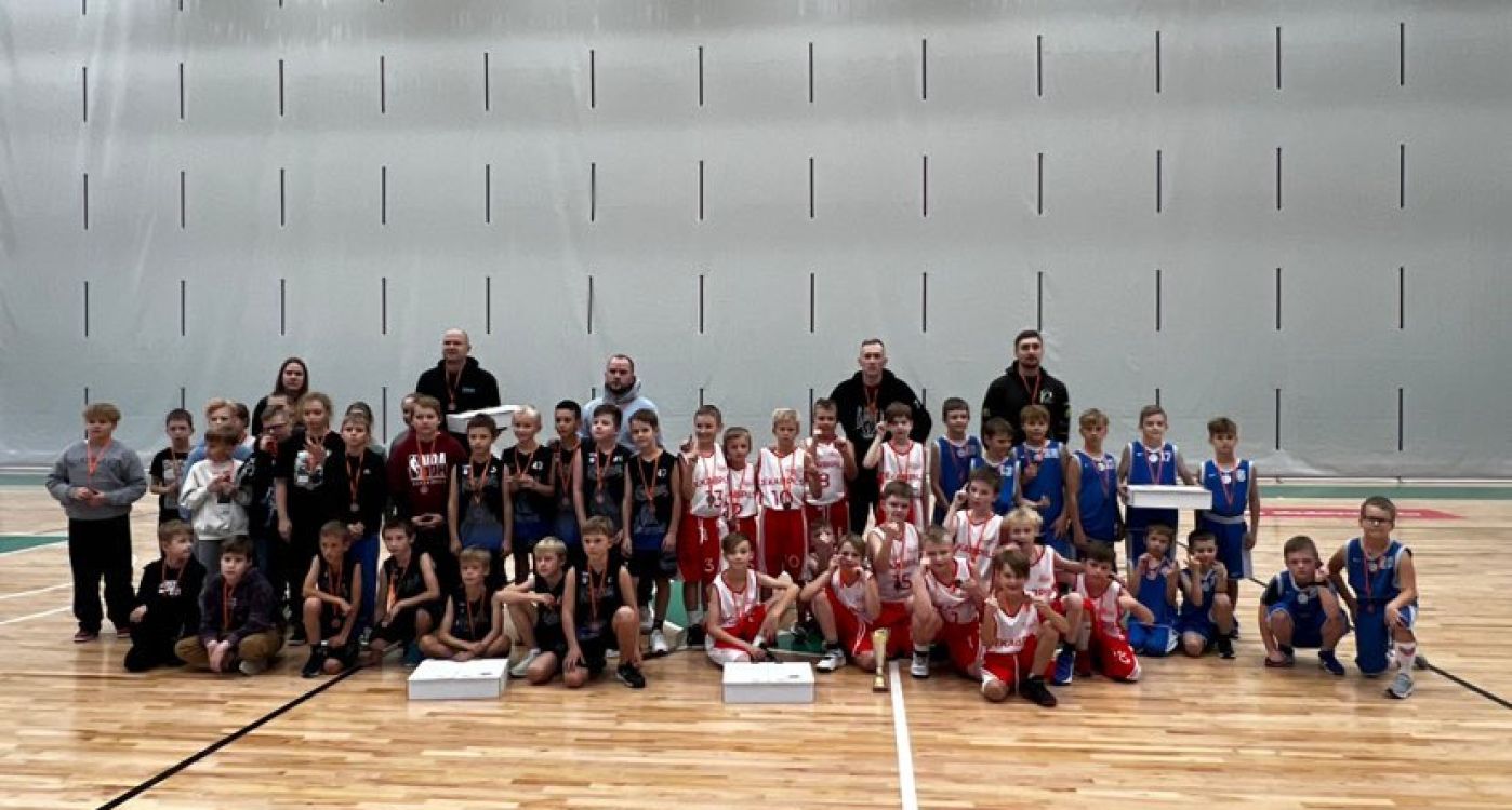 Ar gandarījumu aizvadīts zēnu turnīrs basketbolā