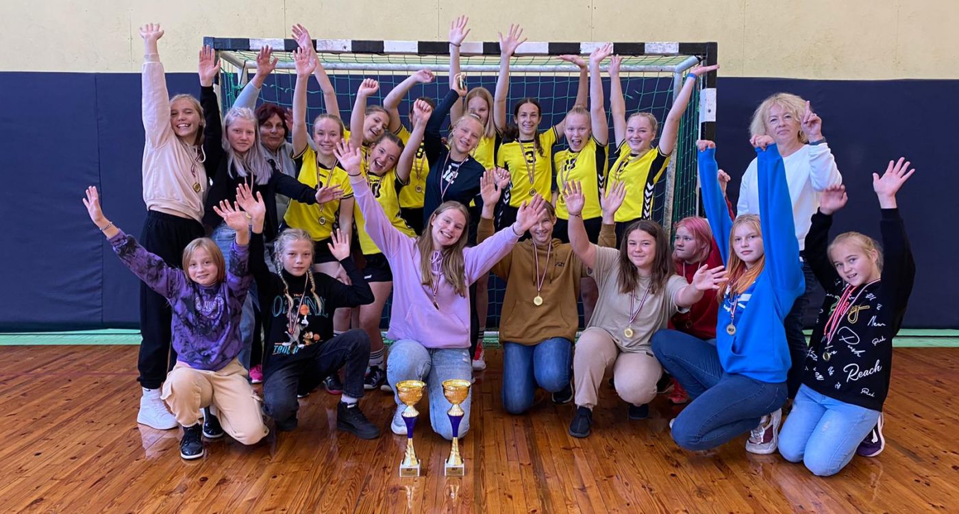 No Latvijas kausa izcīņas handbolā abas Jēkabpils SS komandas atved kausus