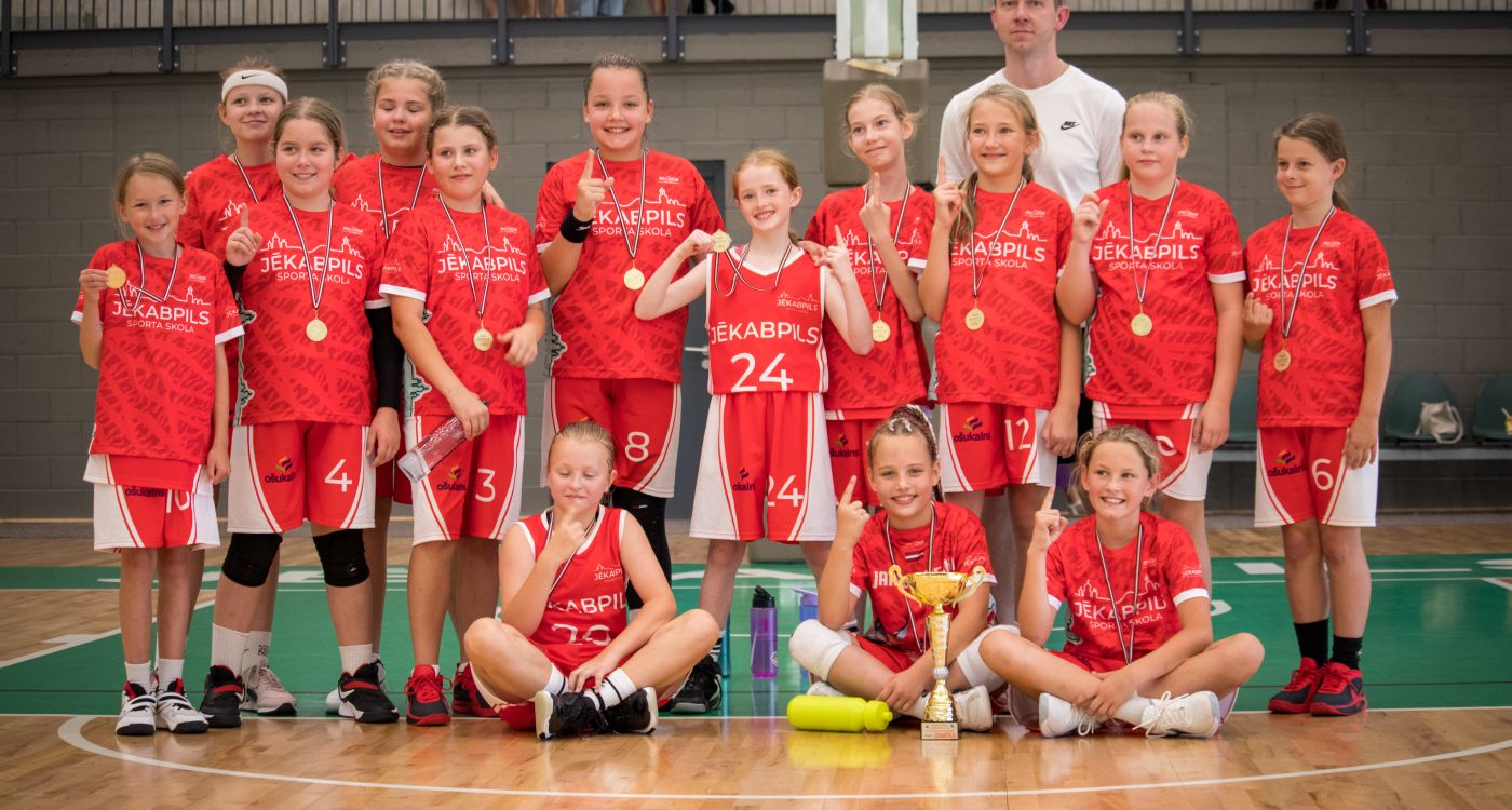 Aizvadīts trešais basketbola kauss meitenēm