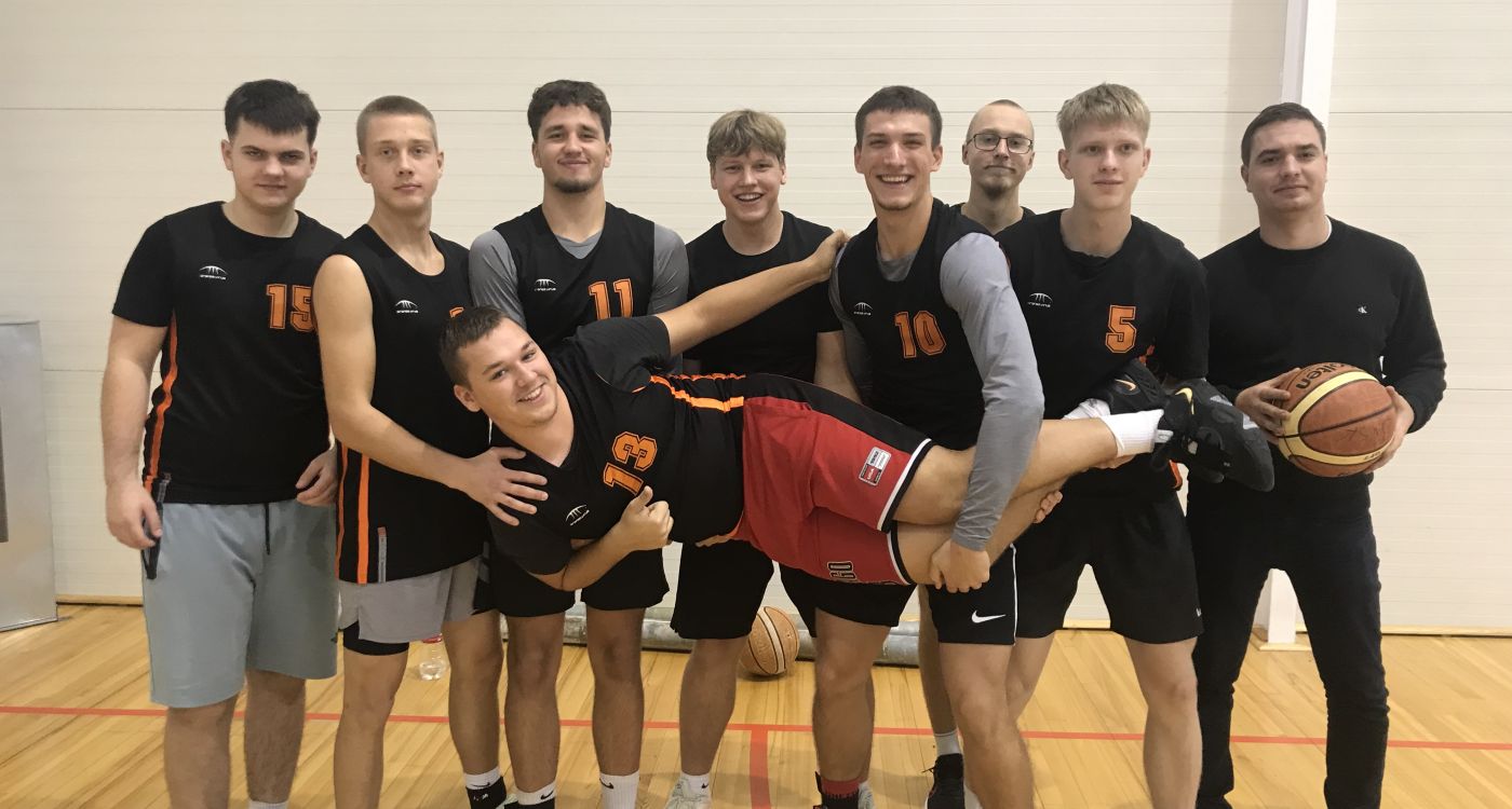 Basketbols vidusskolu jauniešiem