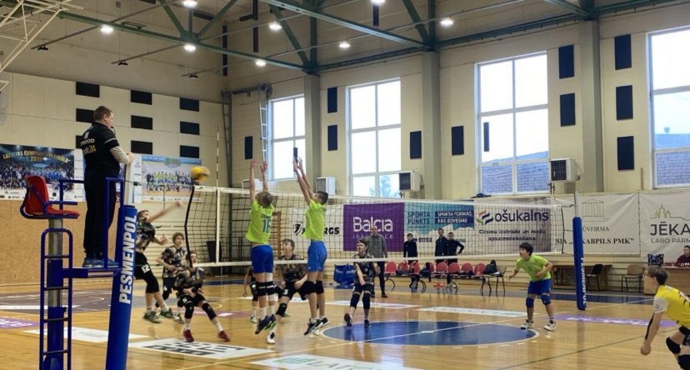 U14 volejbolisti aizvada sabraukuma spēles