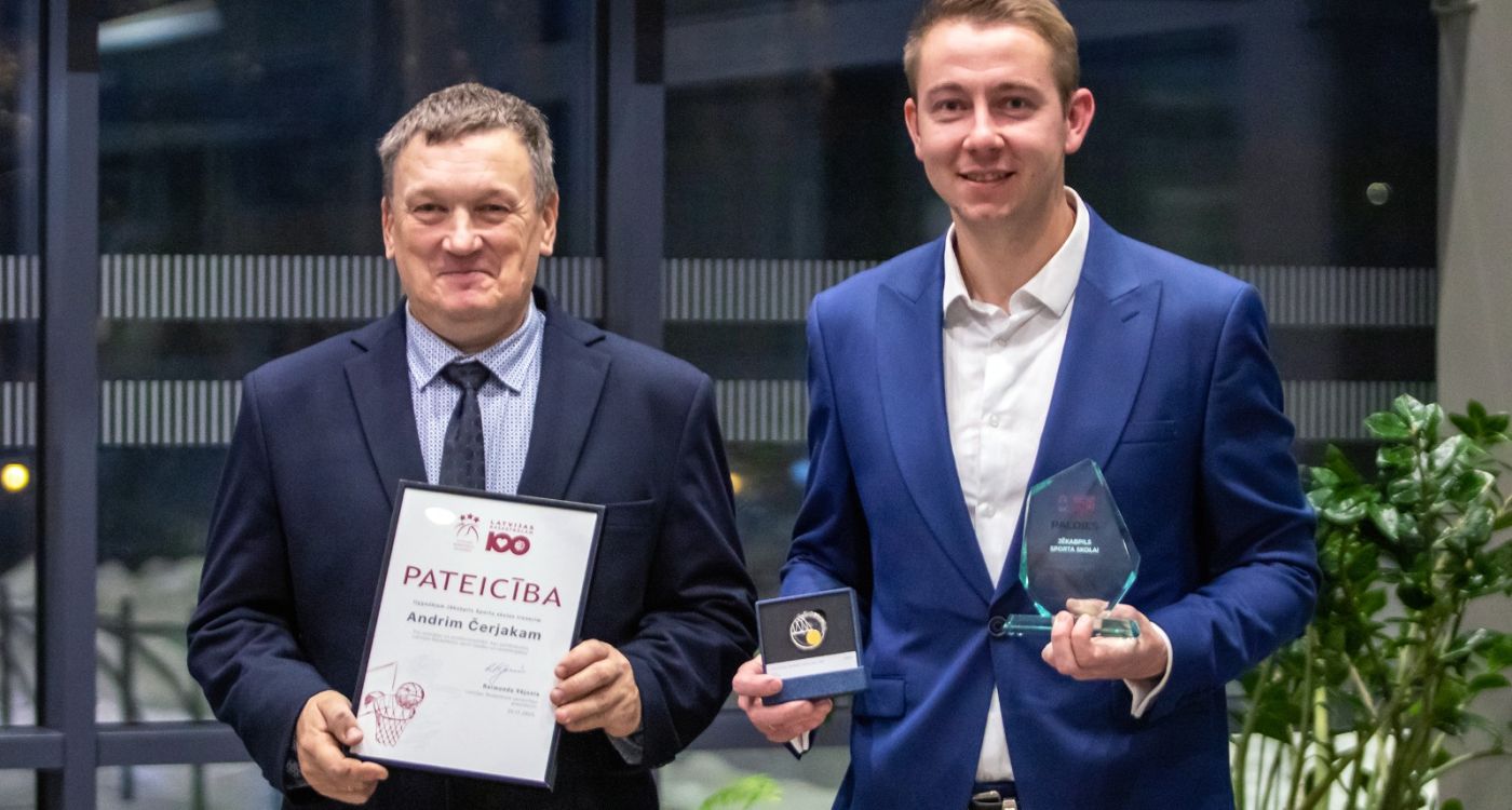 Andris Čerjaks un Artūrs Elksnītis saņem LBS Pateicības