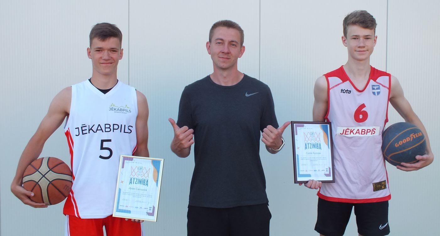 Jēkabpils Sporta skolas basketbolisti saņem Atzinības rakstus