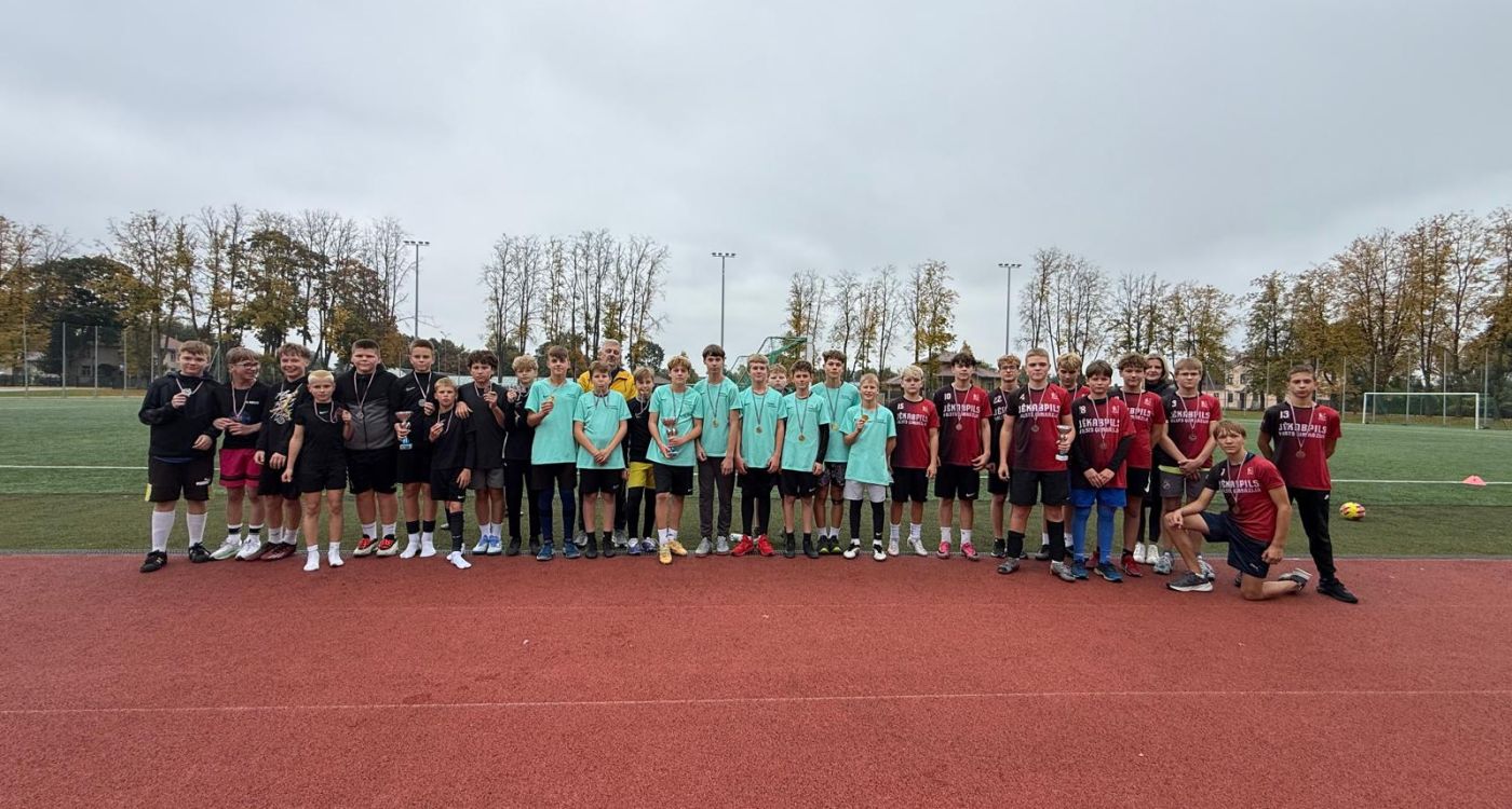 Starp 6.-7.klašu skolēniem futbolā stiprākā Jēkabpils 3.vidusskola