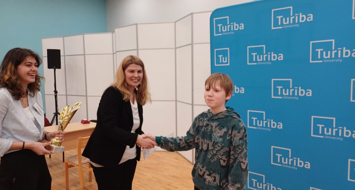 Martijam Krakopam 1.vieta čempionāta pusfinālā