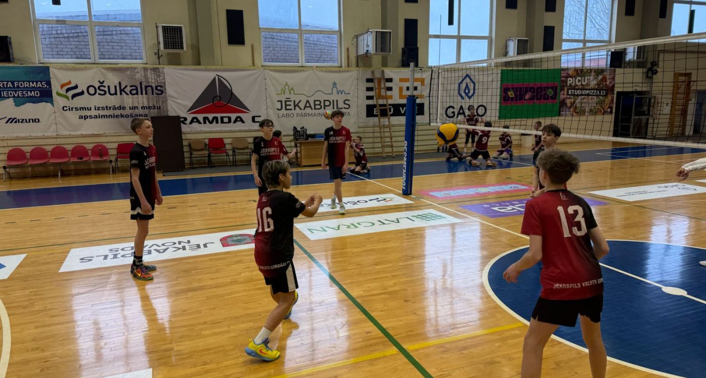 Aizvadītas volejbola sacensības 6.–7. klašu skolēniem lielo skolu konkurencē