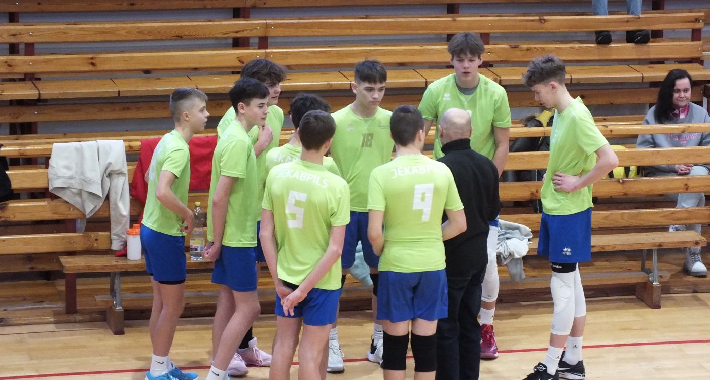 Volejbolistiem turpinās čempionāts