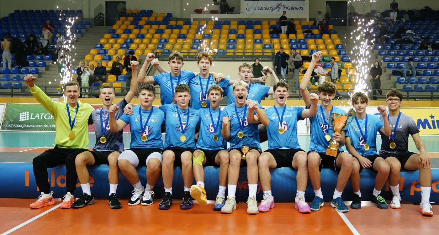 Lepojamies ar Jēkabpils Sporta skolas volejbolistiem – EEVZA čempioniem!