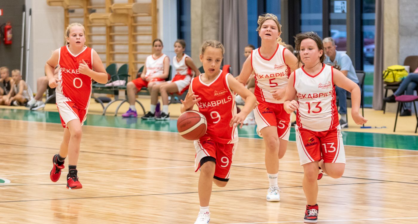 Vēsturisks starts: basketbolistes LJBL sezonu iesāk ar derbiju