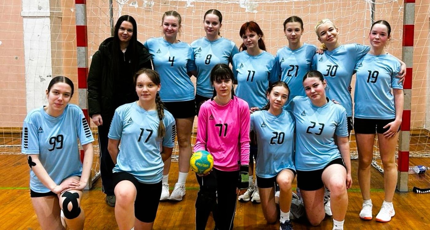  Handbolistēm sabraukuma spēles Vaiņodē