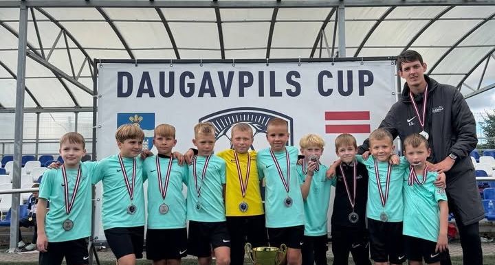 Futbolisti atved balvas no Daugavpils 