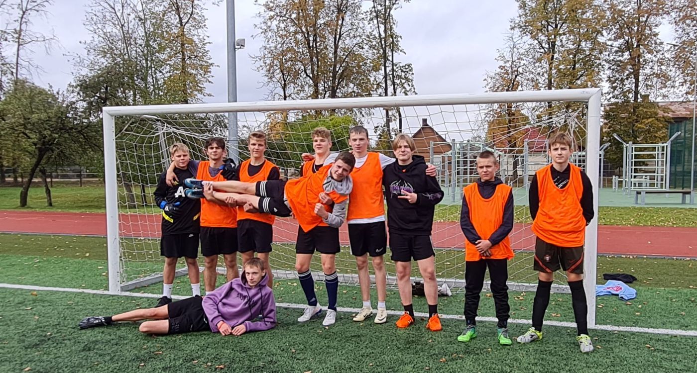 Mazo skolu grupā uzvar Biržu pamatskolas un Zasas vidusskolas futbolisti