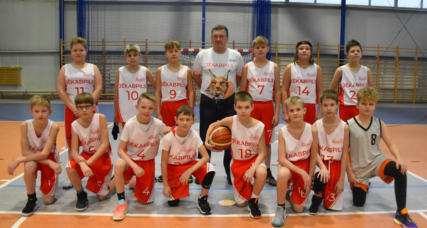 Jaunie basketbolisti gūst starptautisku sacensību pieredzi