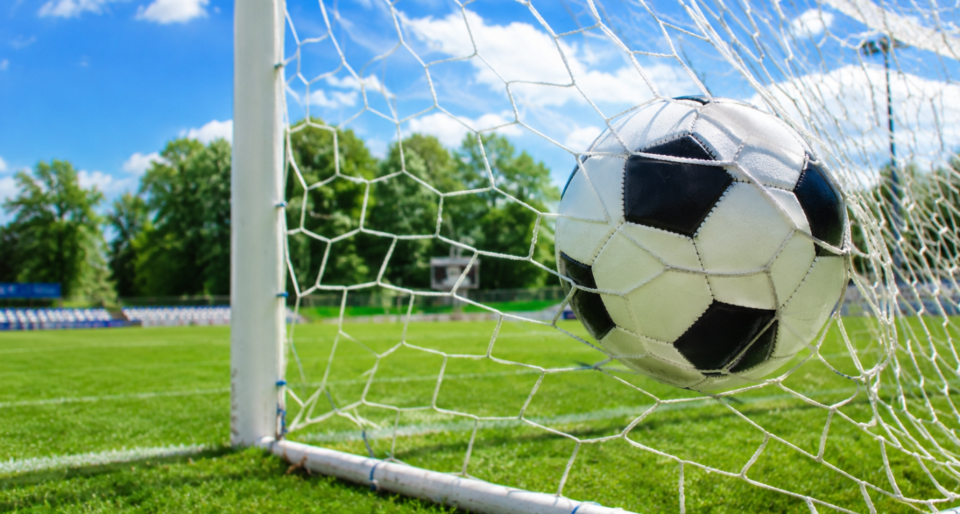 Divas dienas futbolā