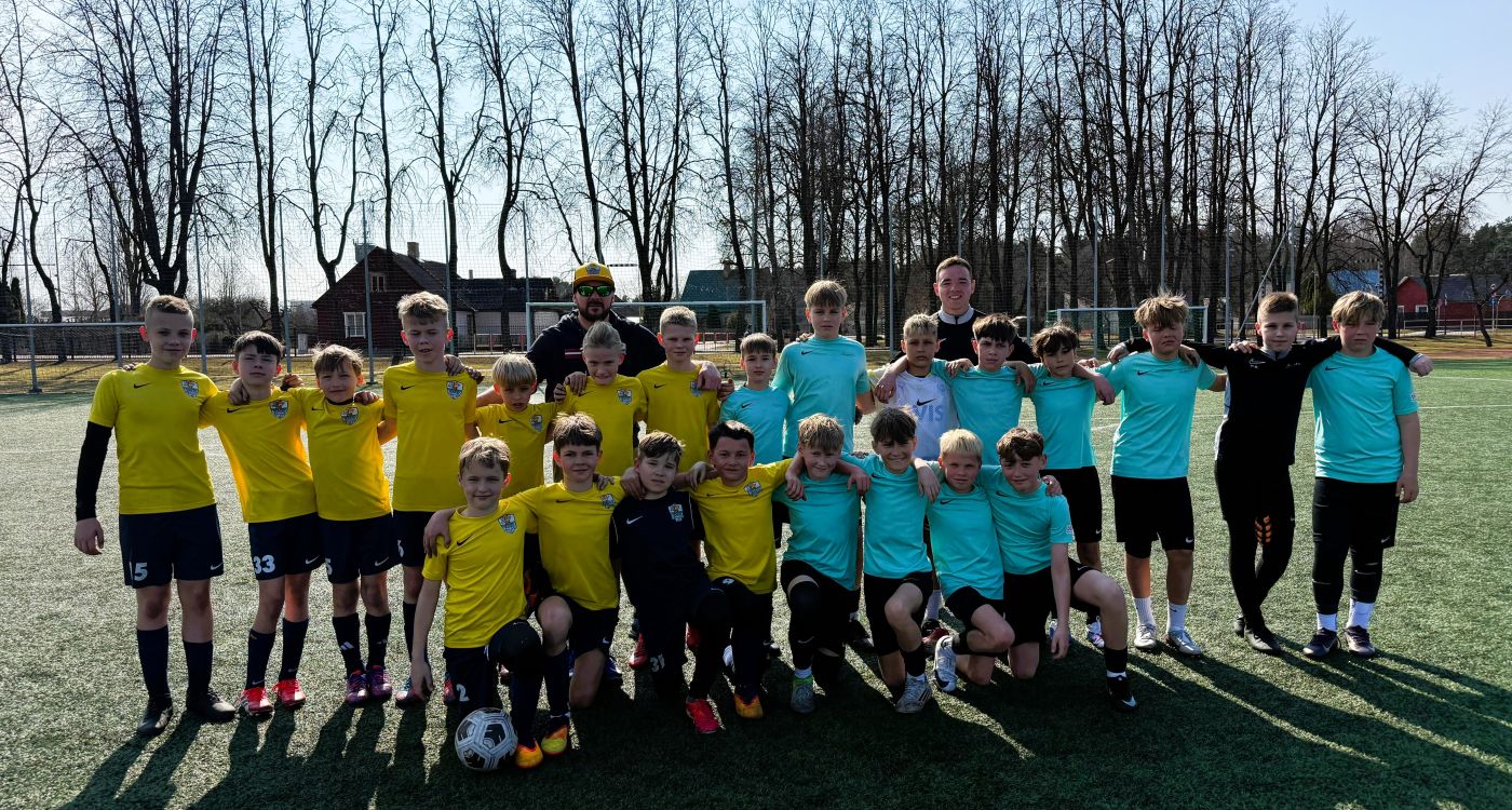 Mājās aizvada futbola dienu