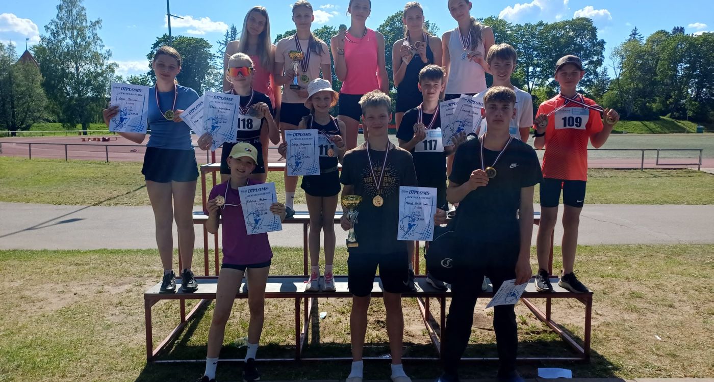 Vieglatlētiem godalgām bagāta nedēļas nogale