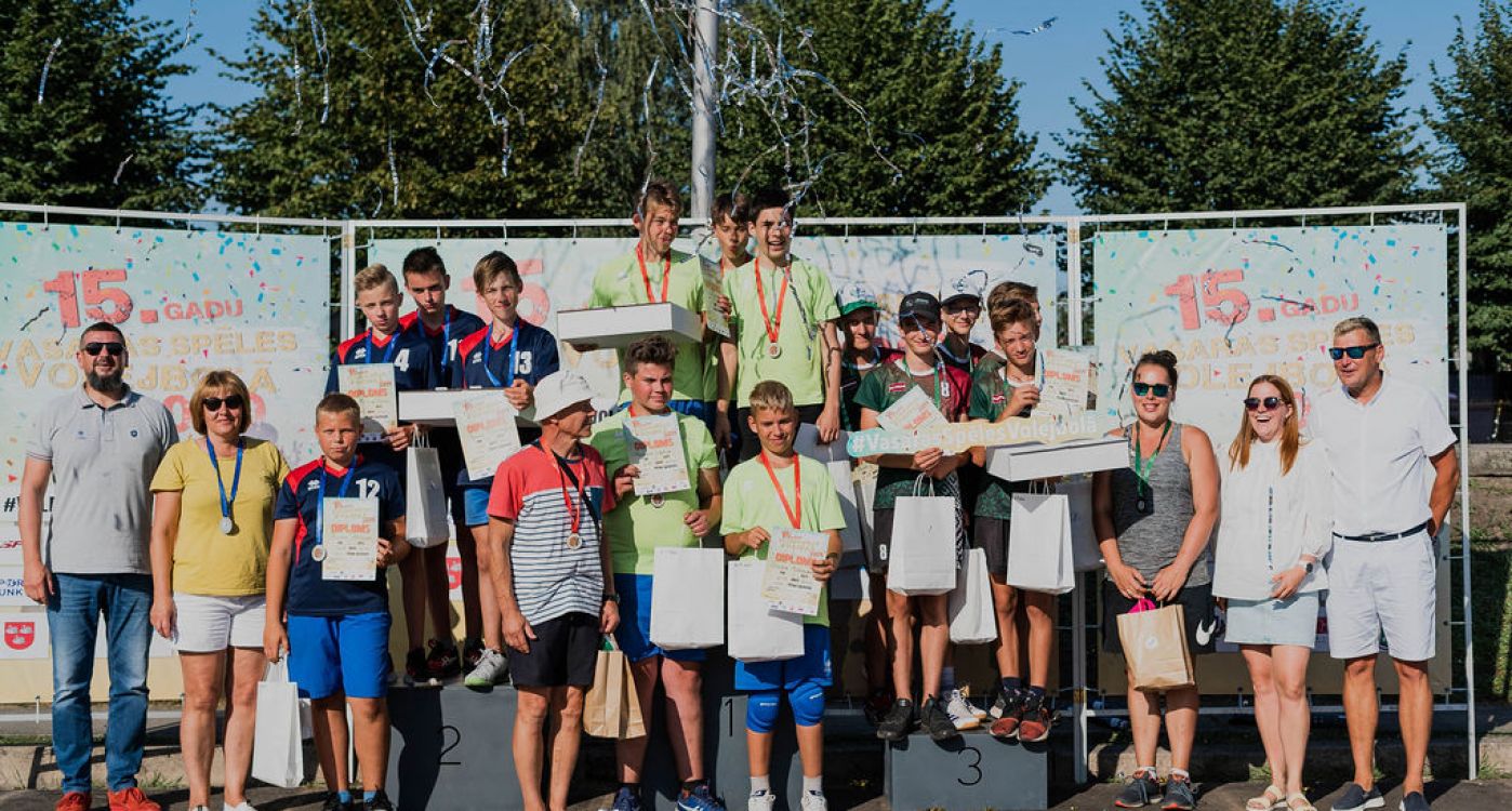 Volejbolisti pārved divas godalgas