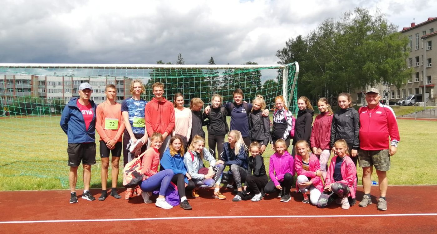 Starpnovadu spēlēs sporta skolu vieglatlēti tiekas Varakļānos