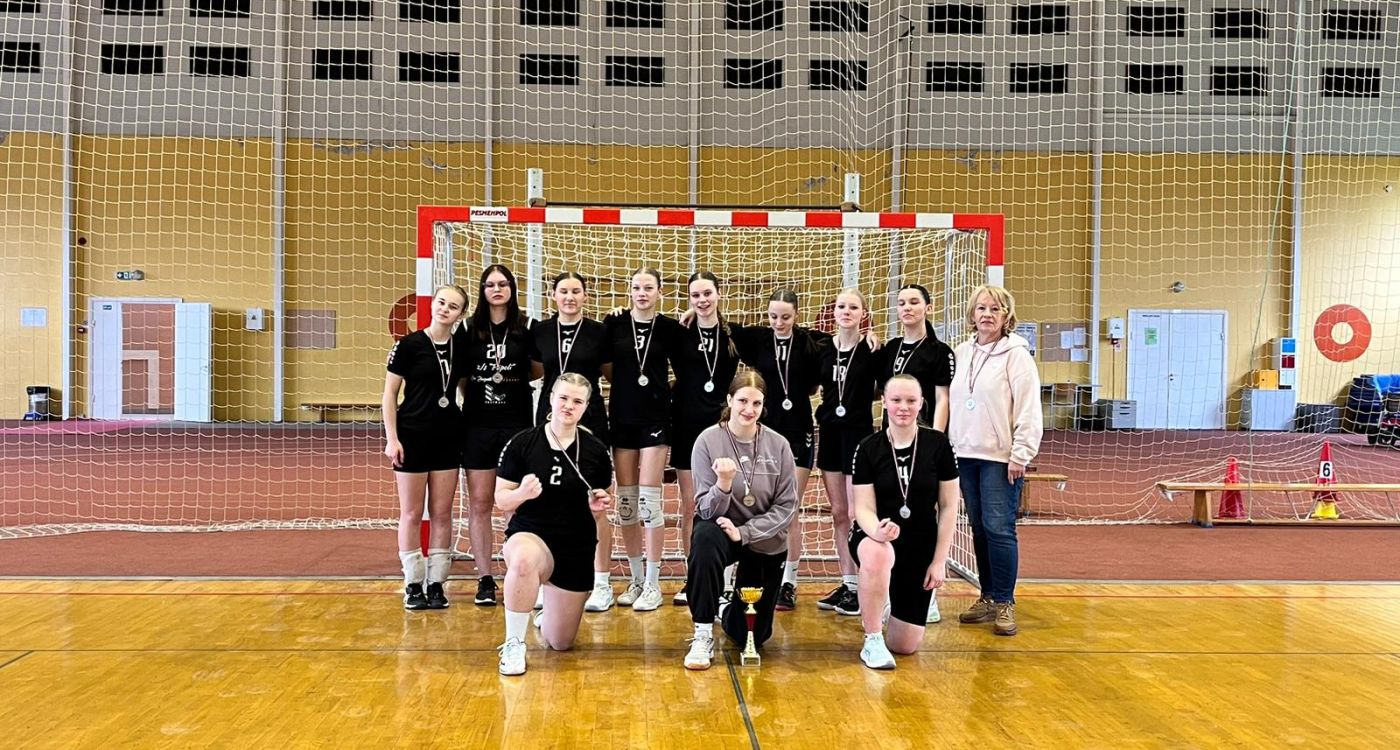 Divas handbola komandas noslēdz dalību Latvijas Jaunatnes čempionātā