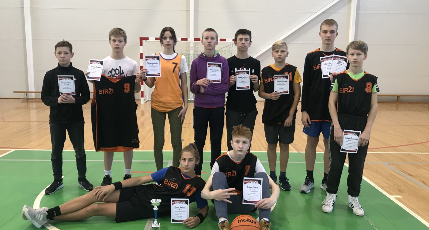 Biržu pamatskola uzvar zēnu un meiteņu konkurencē