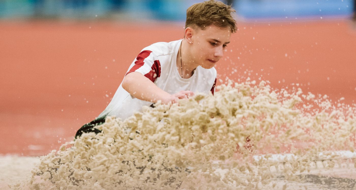  Vieglatlēti sastāda konkurenci Sportland jaunatnes kausā