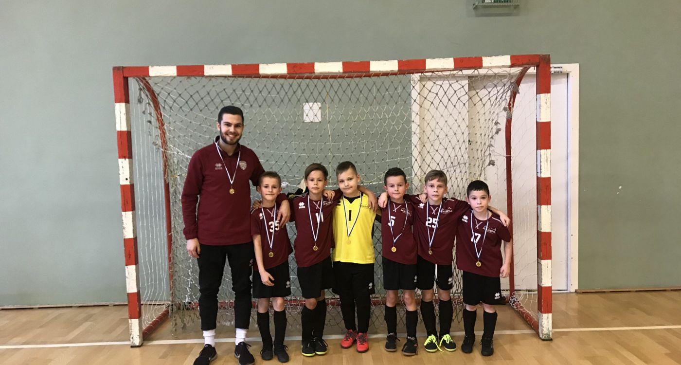 Futbolisti uzkrāj pieredzi!