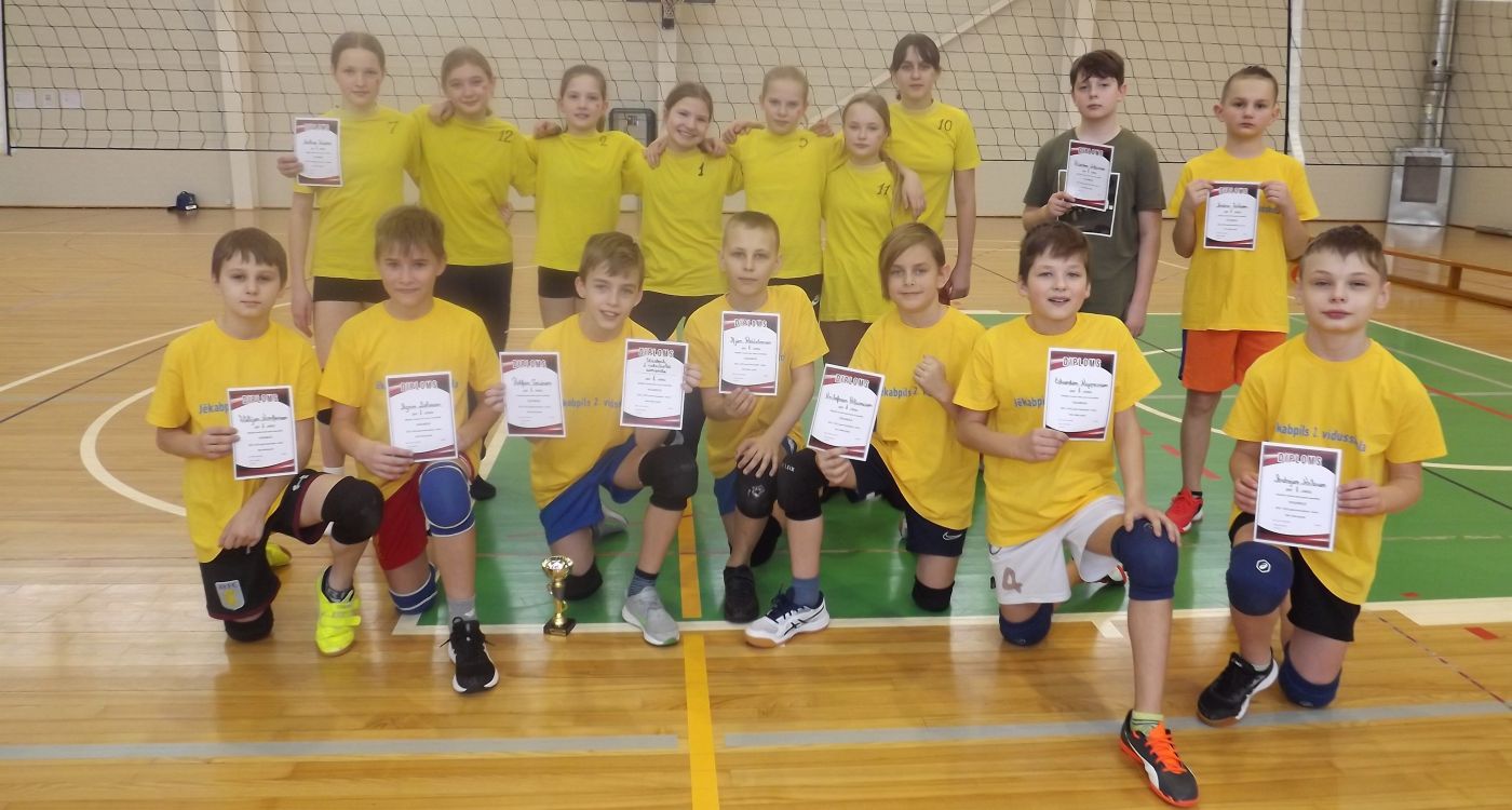 Jēkabpils 2.vidusskola pārliecinoši uzvar abās grupās