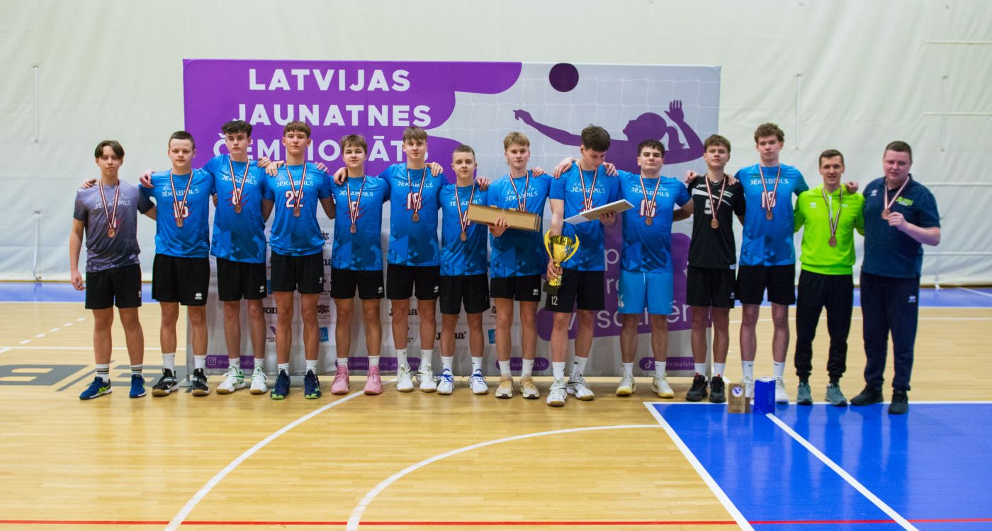 Latvijas jaunatnes čempionātā volejbolā pirmās godalgas