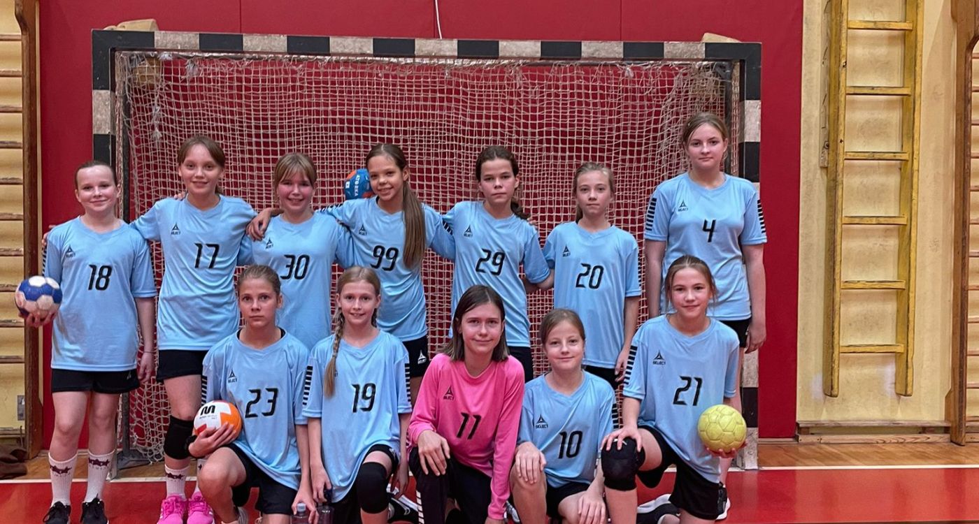 Jaunākajām handbolistēm debija Latvijas Jaunatnes čempionātā