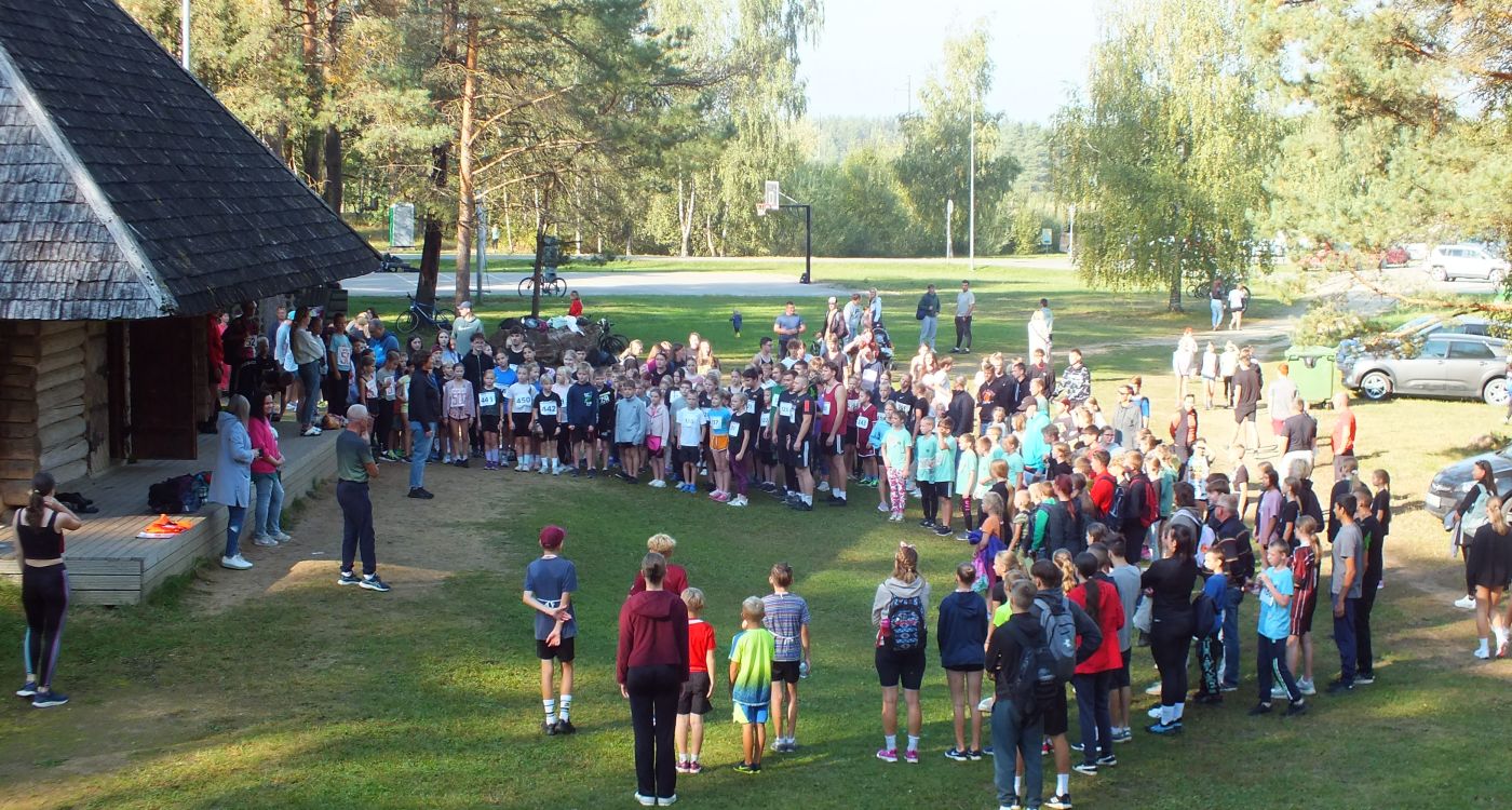 Rudens krosa distancēs sacenšas skolēni