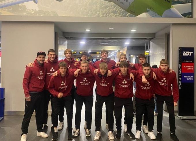 Eiropas čempionāta kvalifikācijas 2.kārtā Latvijas U17 izlases sastāvā spēlē RAINERS VEIPS