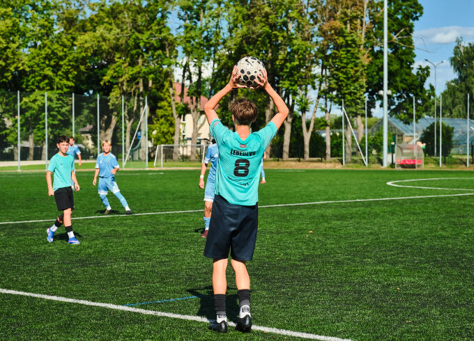 Latvijas Jaunatnes futbola čempionātā atlikušas divas spēles