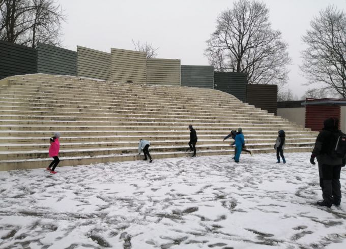 Ziema neattur no sportiskajām aktivitātēm
