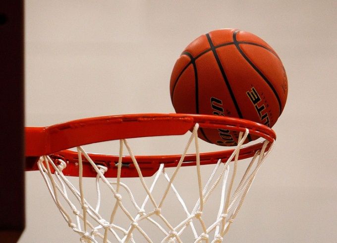 Basketbolistiem pirmās cīņas mājās