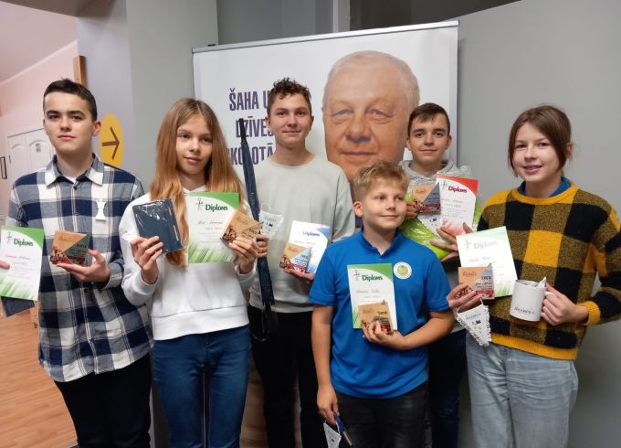 Notika trenera Jāņa Mileikas piemiņai veltīts šaha turnīrs jauniešiem