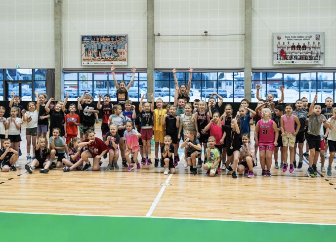 Basketbola jampadracī viesojas jaunie basketbolisti no Bauskas