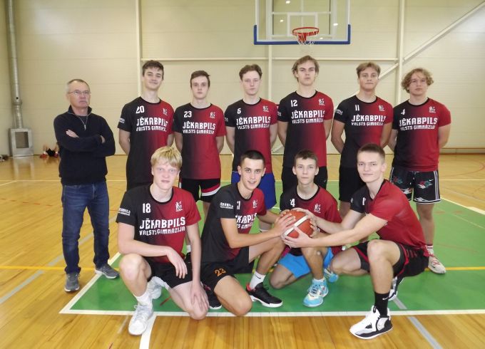 Sākas skolu basketbols