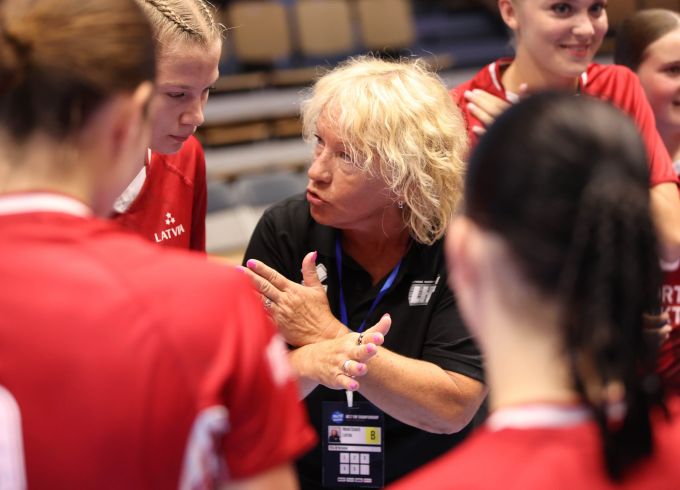 Latvijas U-17 handbola izlase Eiropas čempionātā B divīzijā izcīnīja 6.vietu- komandas sastāvā mūsu audzēknes, rezultatīvākā Vivita Puķinska