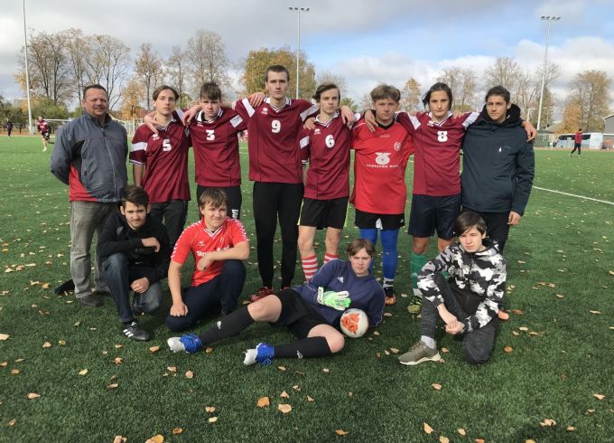 Skolu sports startē ar futbolu