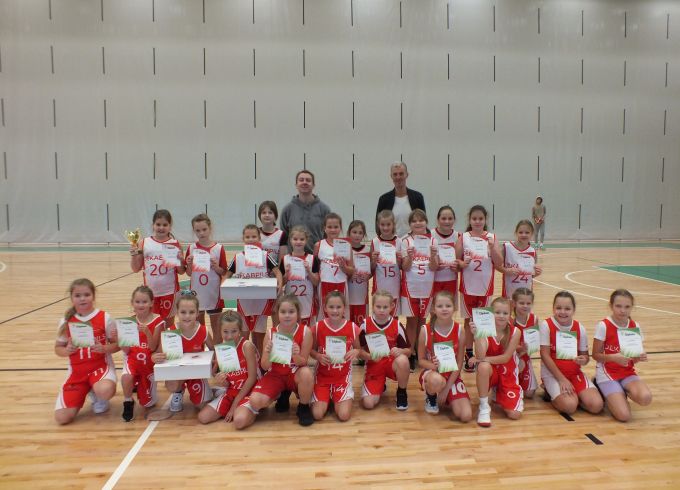 Pirmās sacensības meiteņu basketbolā