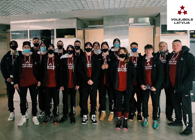 Uz Eiropas čempionāta atlases turnīru Gruzijā devusies Latvijas U-17 volejbolistu izlase